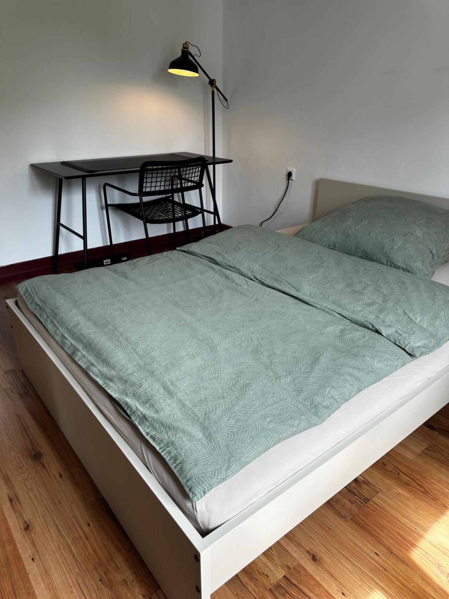 Einfaches Haus Mit Privatzimmern Und Gemeinschaftsraeumen Heilbronn Ngoại thất bức ảnh